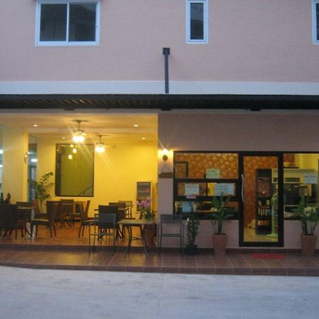 Chitra Suite Pattaya Extérieur photo