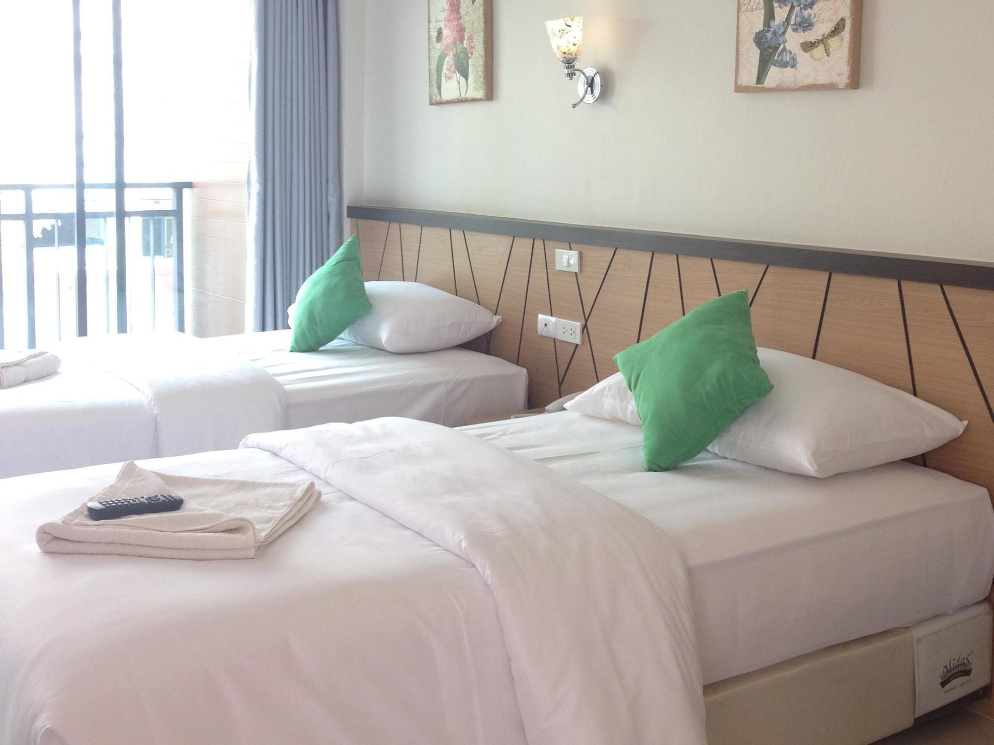 Chitra Suite Pattaya Extérieur photo