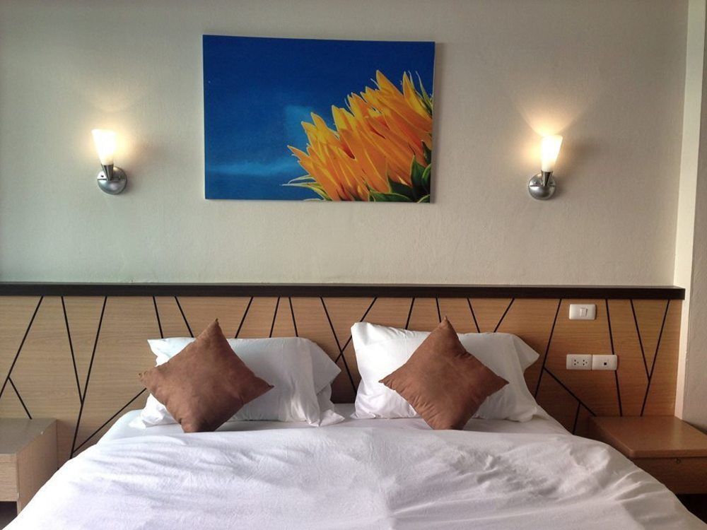 Chitra Suite Pattaya Extérieur photo