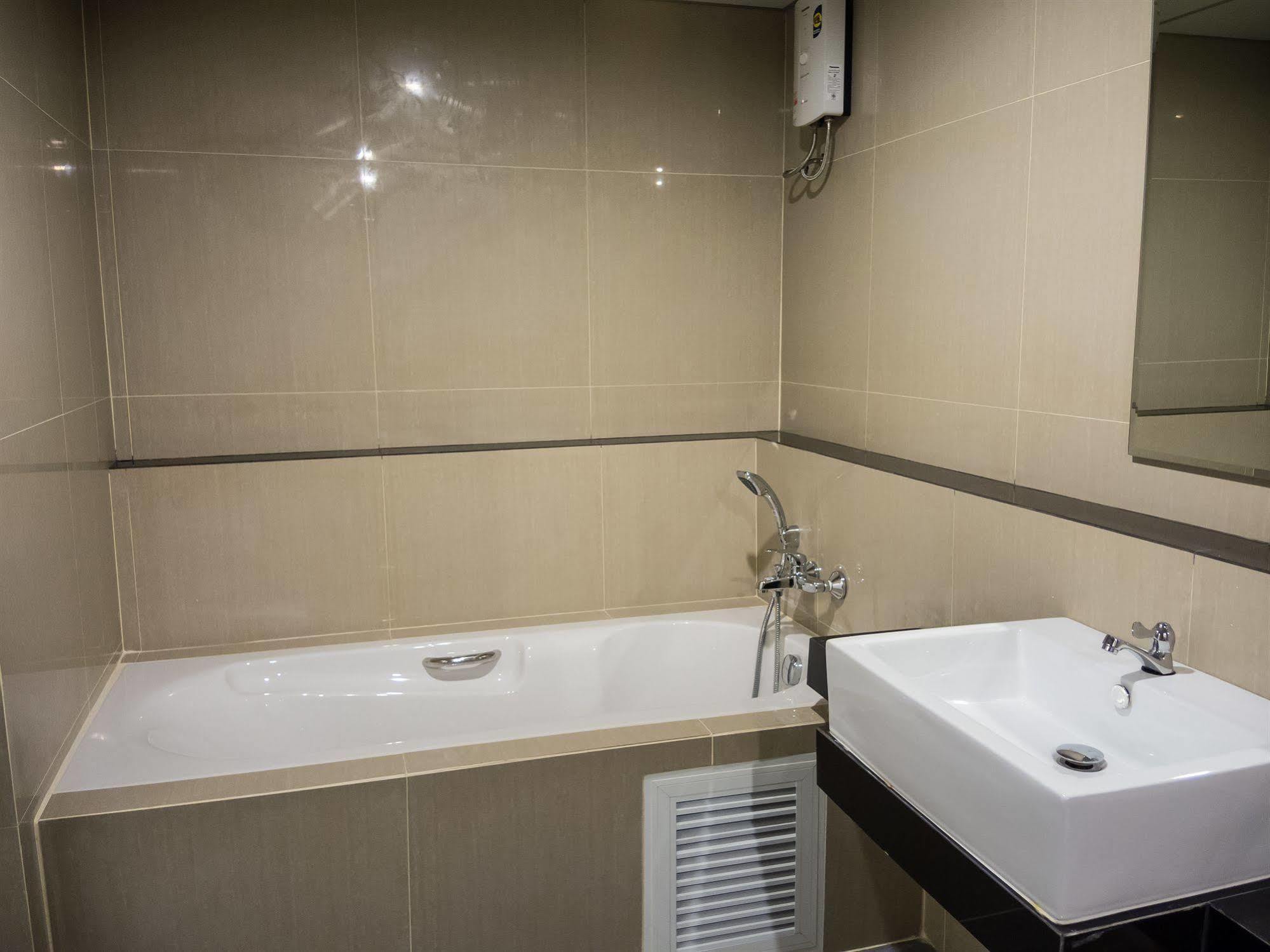 Chitra Suite Pattaya Extérieur photo
